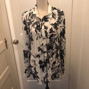 The Limited Floral Button Down Tunic